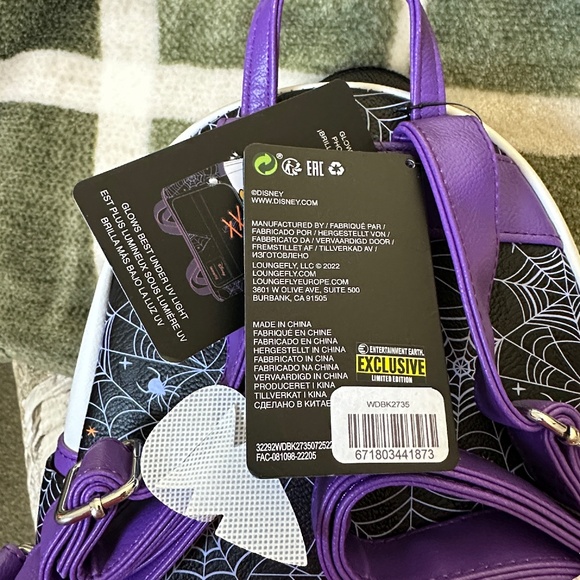 Cute Disney Loungefly - Daisy as a Witch, ,  new with tags - Picture 6 of 6